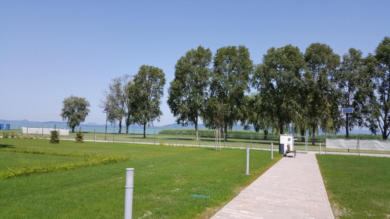 Lelle Resort B20 Balatonlelle Exterior foto